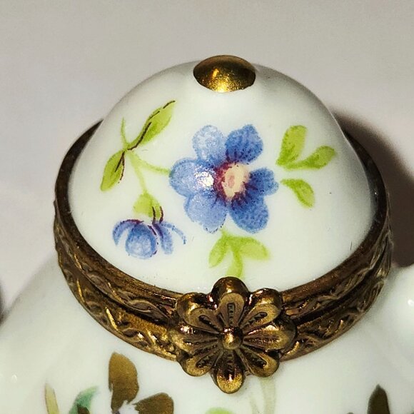 Miniature Limoges France Porcelain Teapot Box With Floral Design & Gold Accents - Picture 5 of 6
